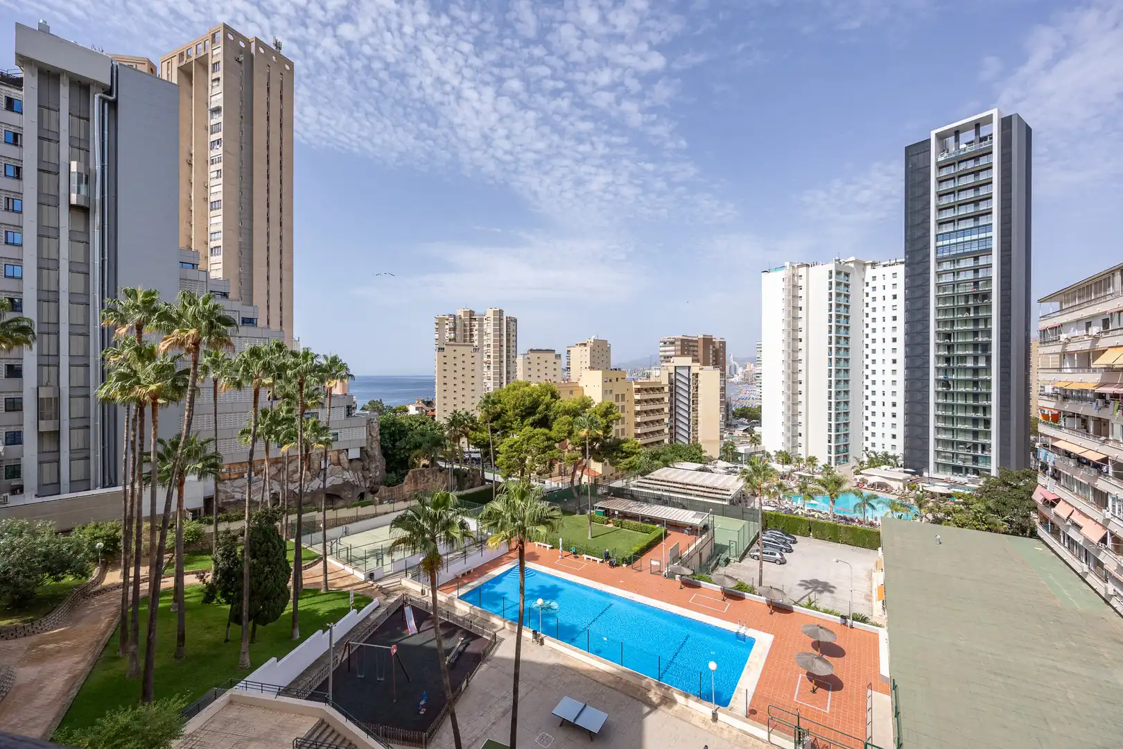 Vista exterior de Piso en venta en Benidorm con Piscina, Amueblado y Piscina comunitaria