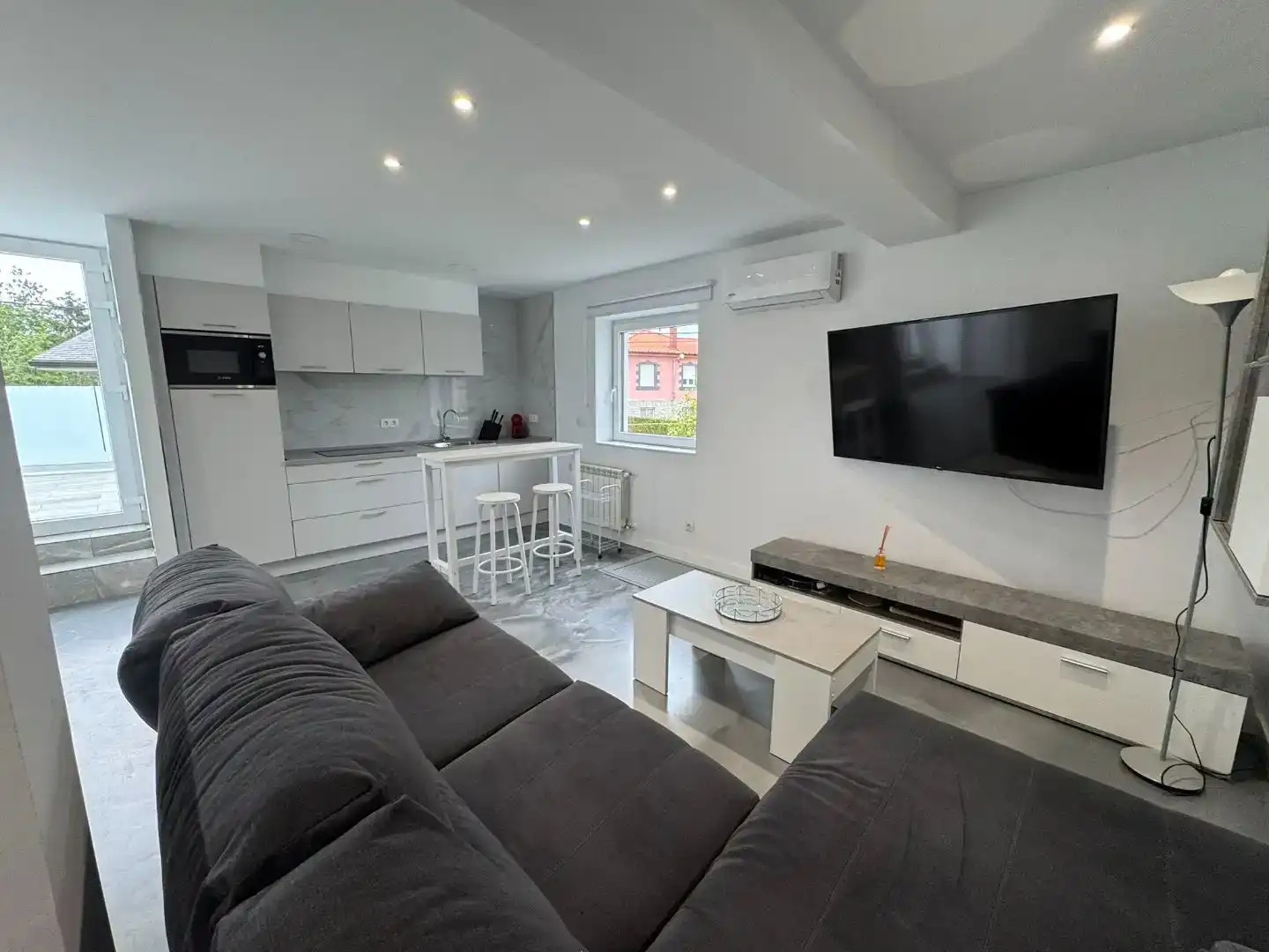 Sala de estar de Piso de alquiler en Polanco con Aire acondicionado, Jardín privado y Amueblado