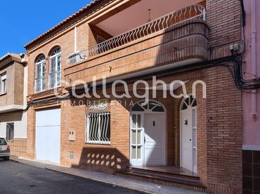 Reihenhaus mit Balkon zum Verkauf in Calle VALENCIA