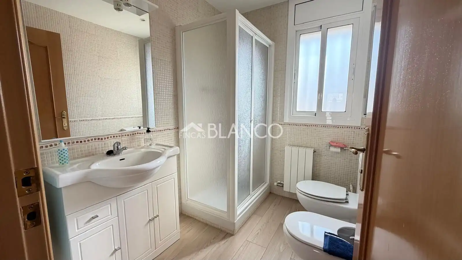 Bathroom of Houses for sale in Piera  with Air Conditioner and Heating