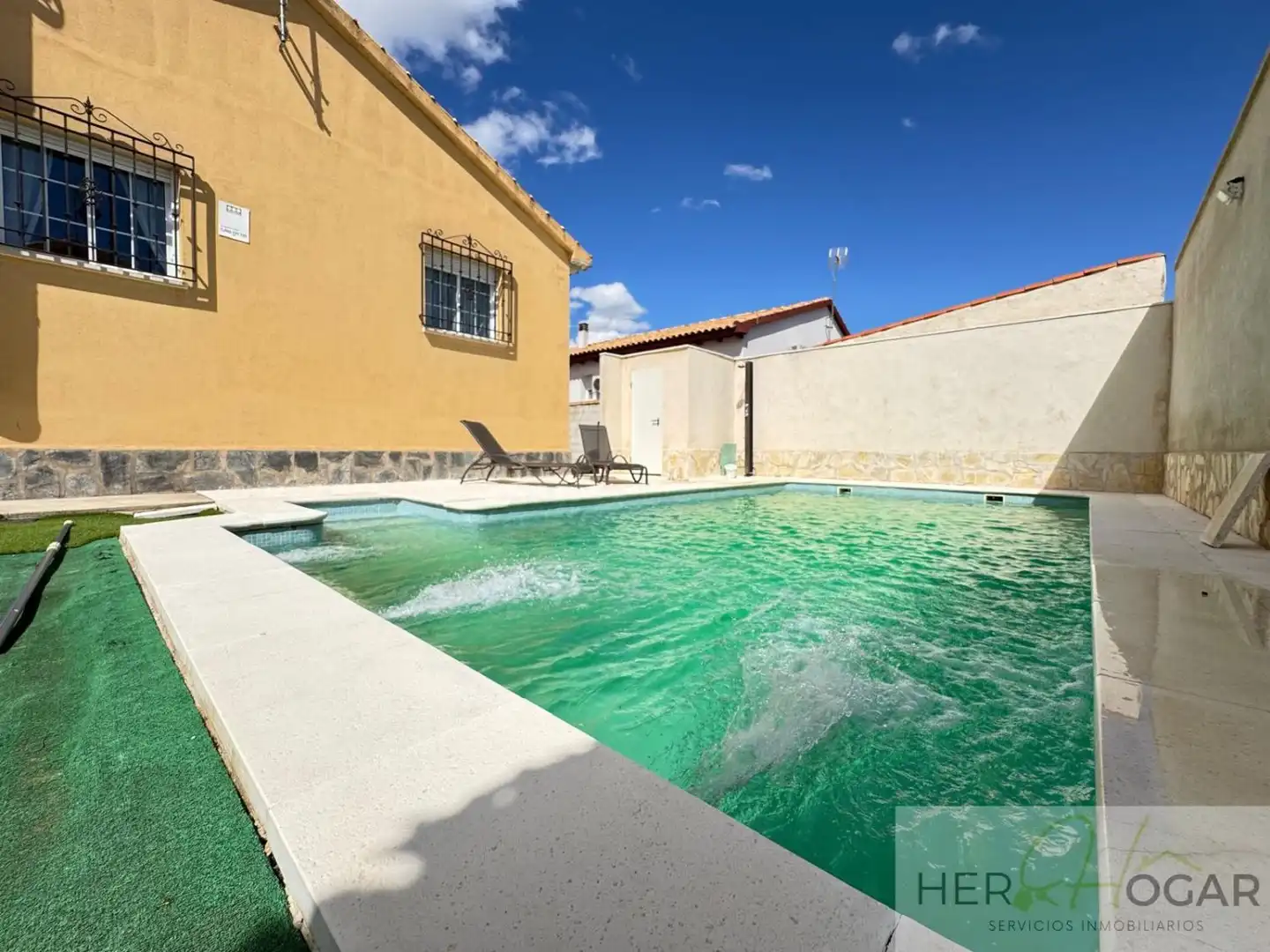 Piscina de Casa o chalet en venta en Burguillos de Toledo con Aire acondicionado, Calefacción y Jardín privado
