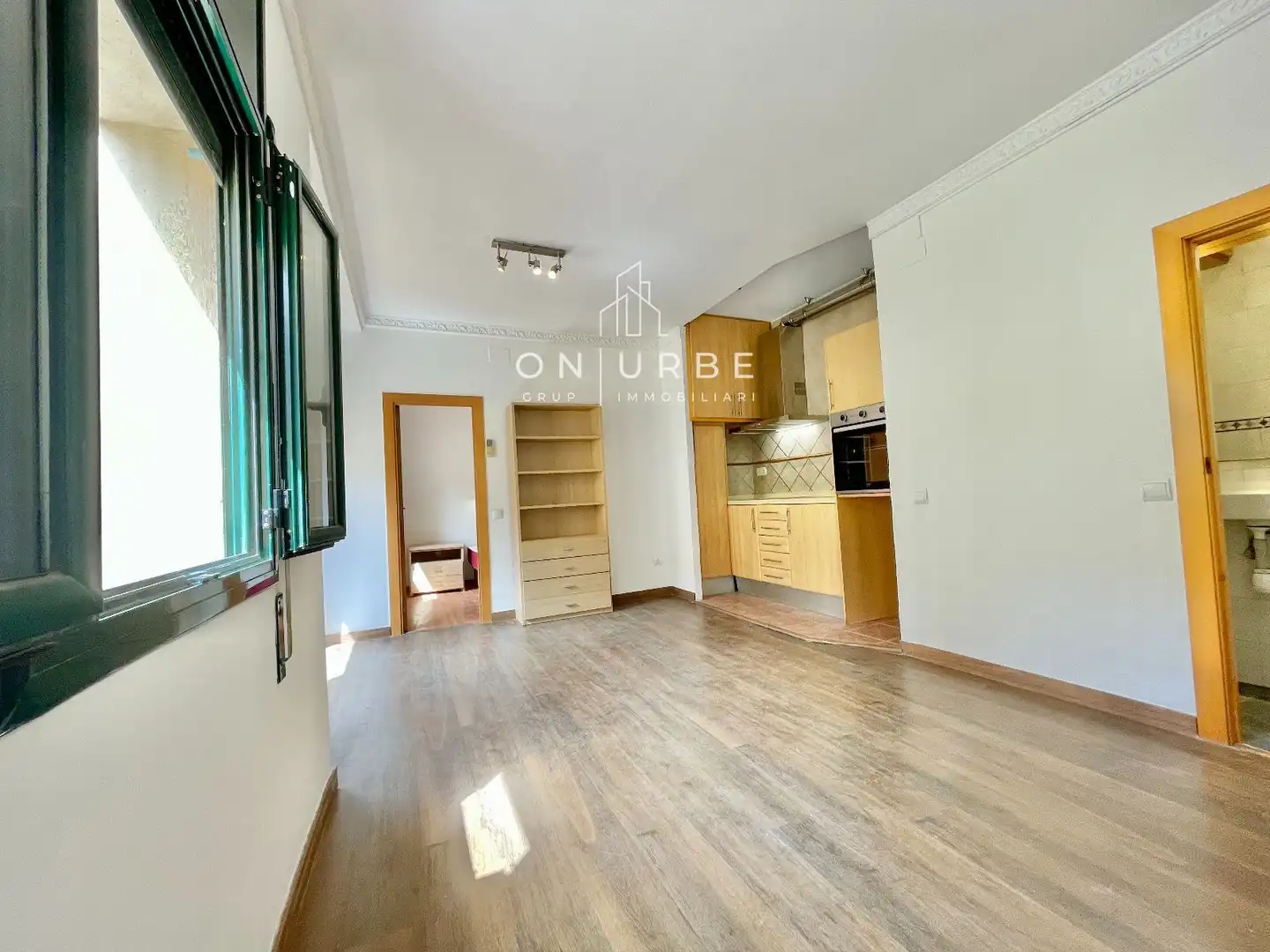 Vista exterior de Piso en venta en Barcelona con Aire acondicionado, Calefacción y Parquet