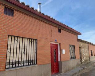 Exterior view of House or chalet for sale in San Pedro del Arroyo  with Terrace