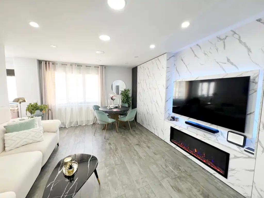 Living room of Flat for sale in Alcalá de Henares  with Air Conditioner, Heating and Storage room