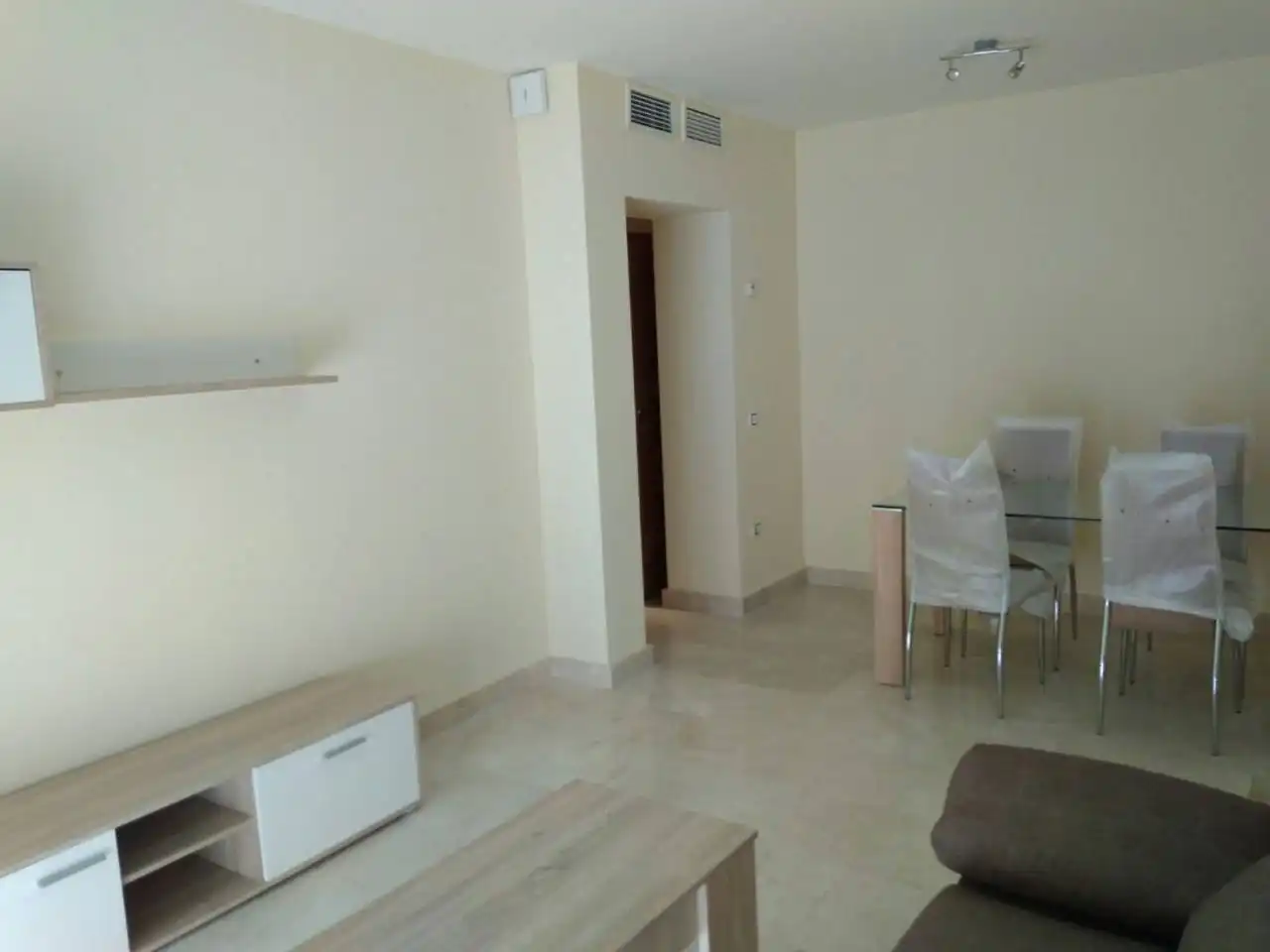 Sala de estar de Piso de alquiler en Ocaña con Aire acondicionado, Calefacción y Amueblado