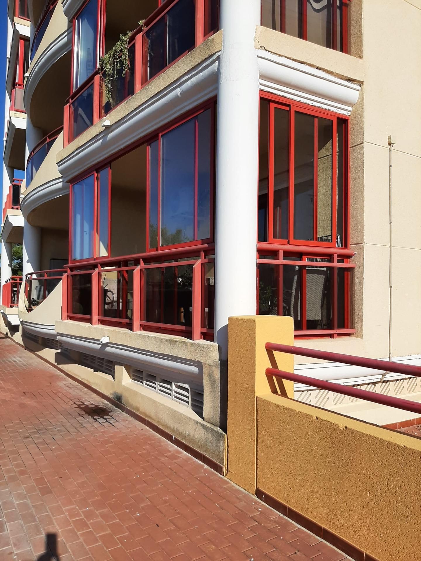 Vista exterior de Pis de lloguer en Villajoyosa / La Vila Joiosa amb Jardí privat, Terrassa i Balcó