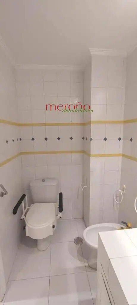 Bany de Pis en venda en Elche / Elx amb Balcó