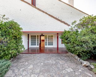 Exterior view of House or chalet for sale in  Madrid Capital  with Air Conditioner, Private garden and Parquet flooring