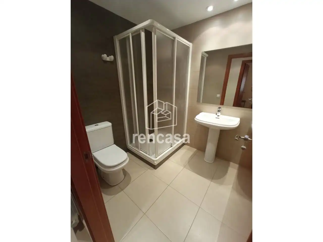 Bathroom of Duplexes for rent in Lleida  with Air Conditioner, Heating and Terrace