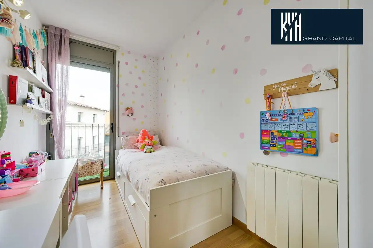 Habitación de Dúplex en venta en Salt con Calefacción, Terraza y Balcón