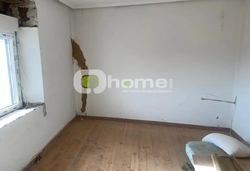 Casa adosada en venta en San Cristóbal de Entreviñas
