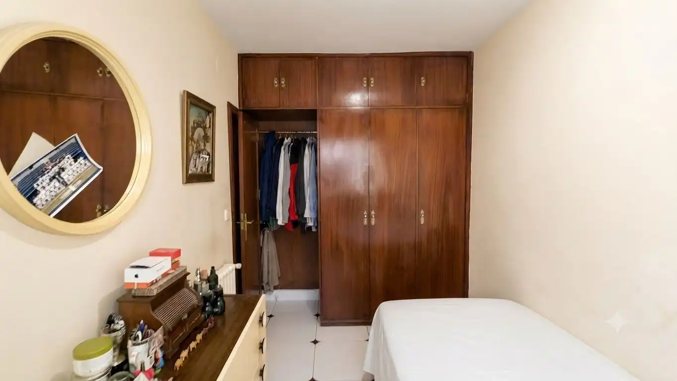 Dormitori de Apartament en venda en Madrid