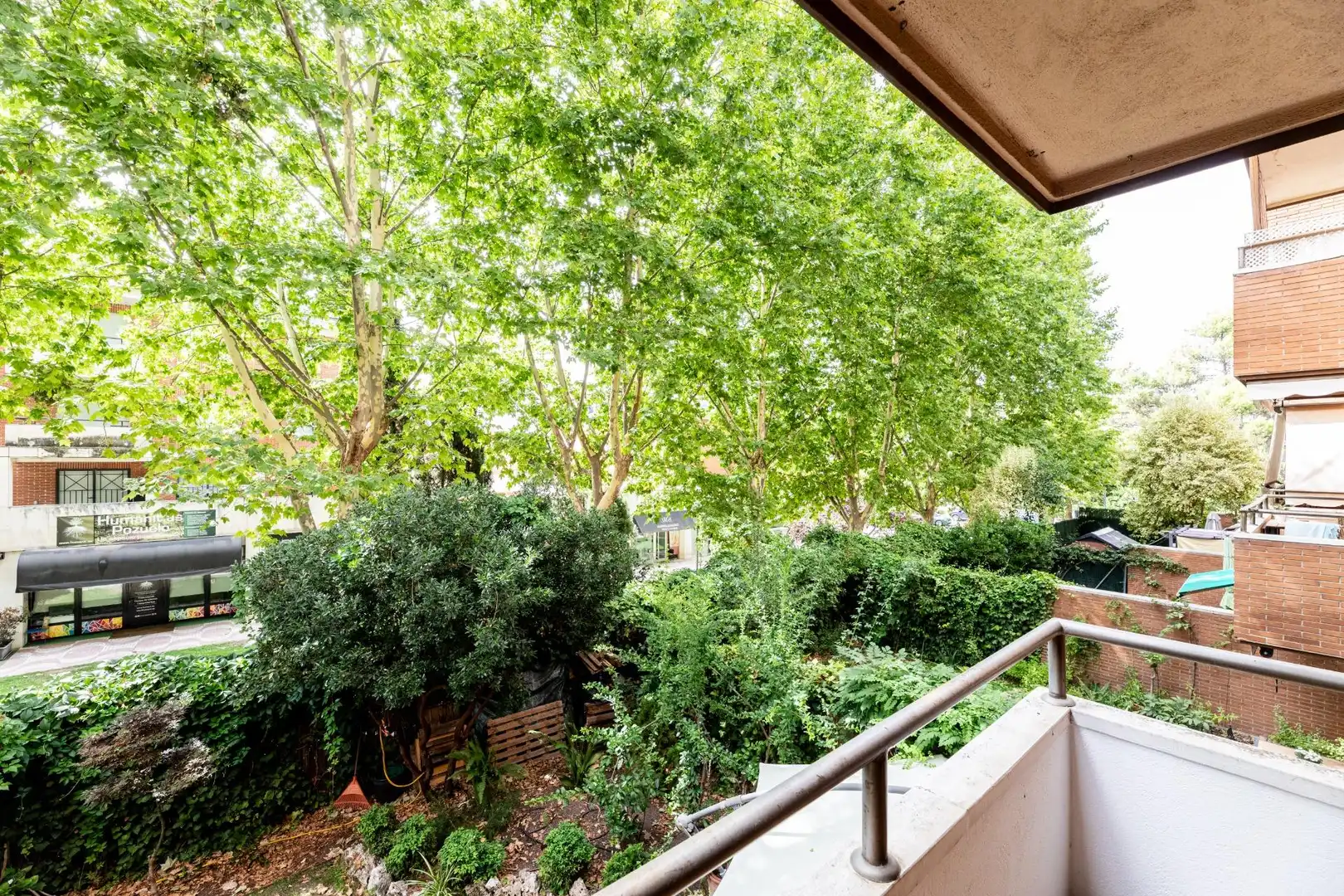 Terraza de Piso de alquiler en Madrid con Piscina comunitaria