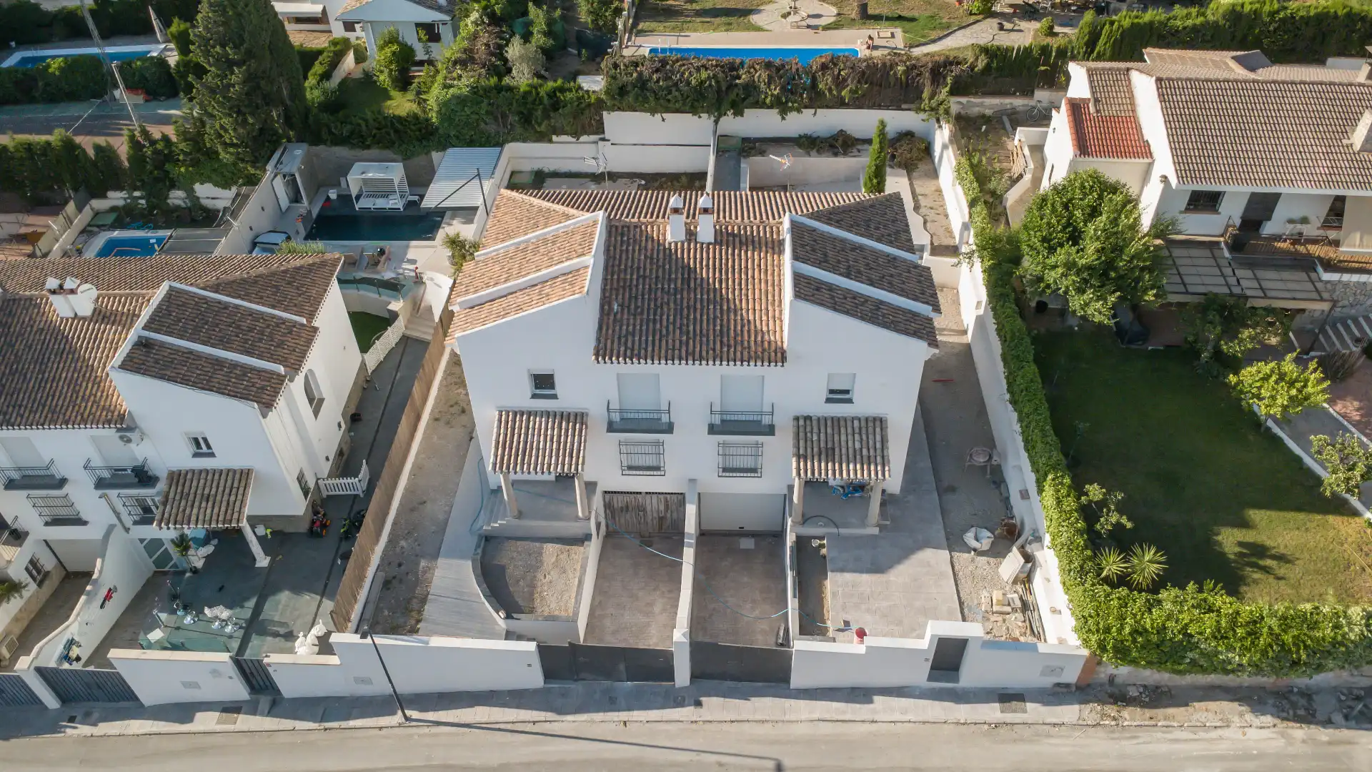 Vista exterior de Casa o xalet en venda en Padul amb Jardí privat, Piscina i Balcó