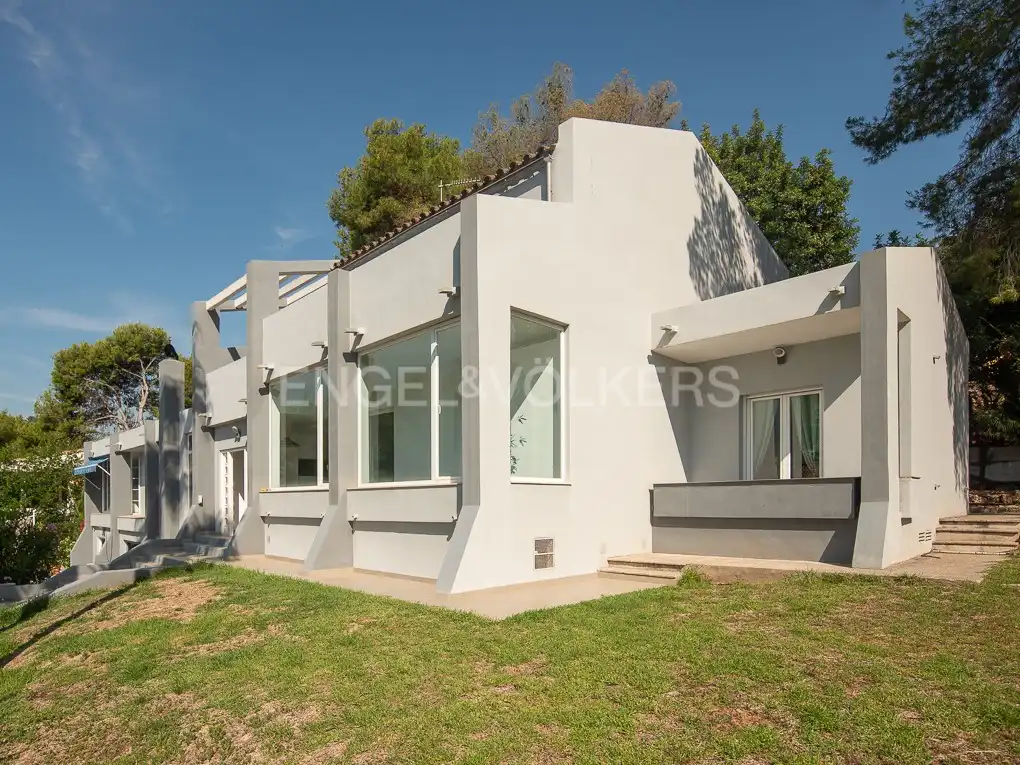 Vista exterior de Casa o xalet en venda en Benicasim / Benicàssim amb Calefacció, Terrassa i Piscina