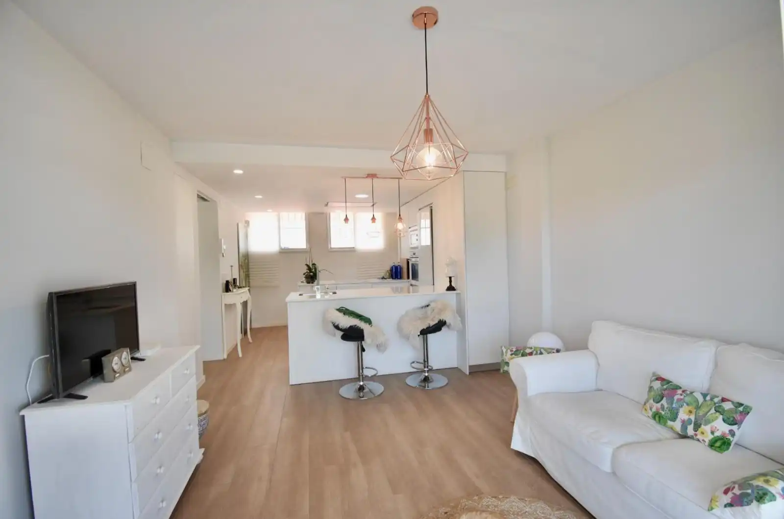 Living room of Flat for rent in El Campello  with Air Conditioner, Heating and Furnished
