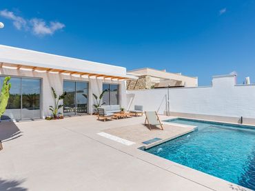 Villa con piscina in vendita a Benijófar