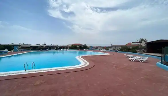Piscina de Apartamento en venta en Antigua