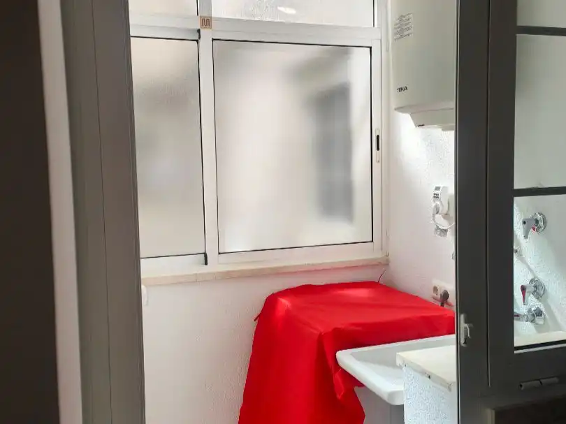 Badezimmer von Wohnungen zum Verkauf in Roquetas de Mar mit Klimaanlage und Terrasse