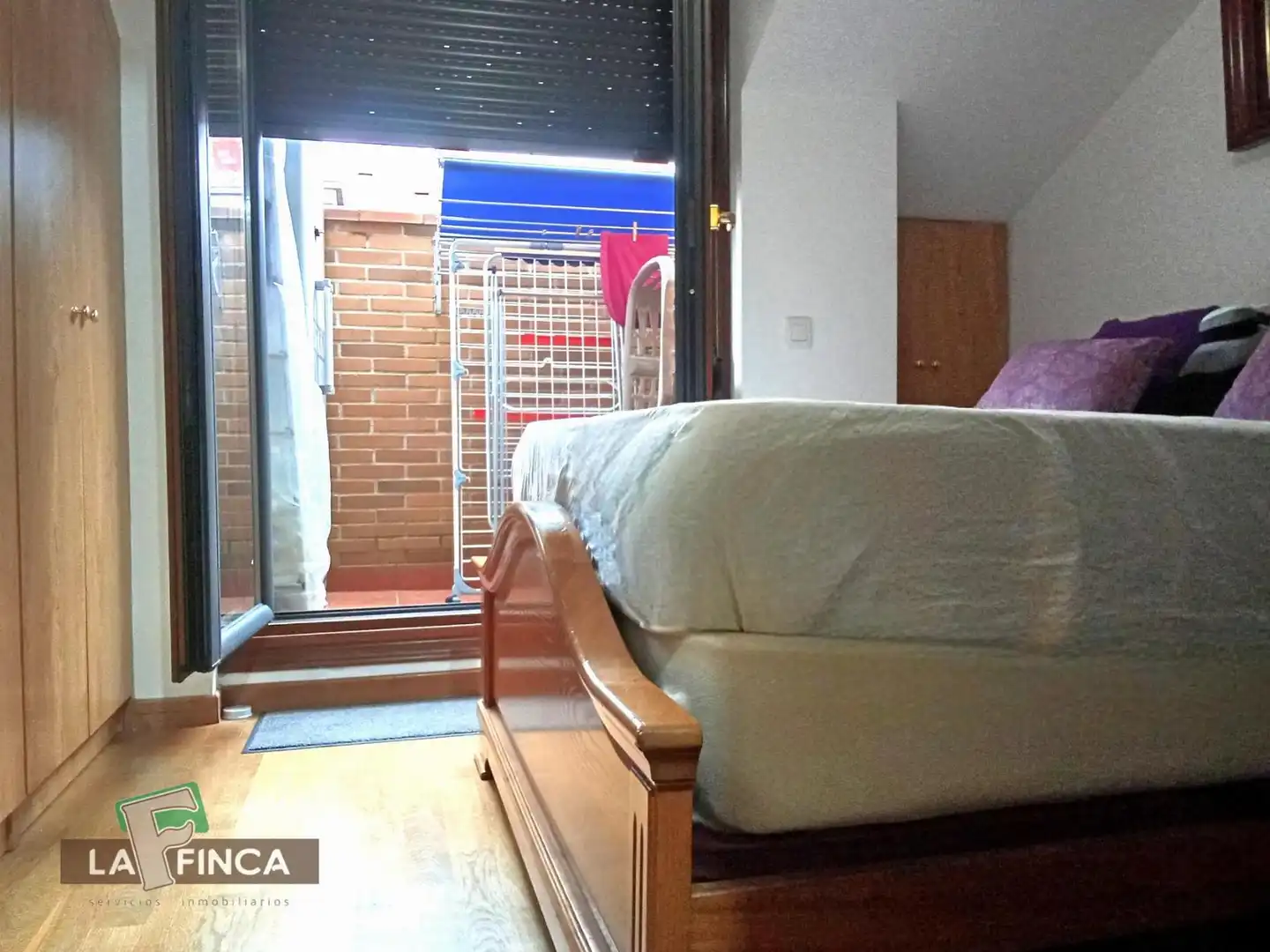 Dormitori de Àtic en venda en Villaviciosa amb Calefacció, Parquet i Terrassa