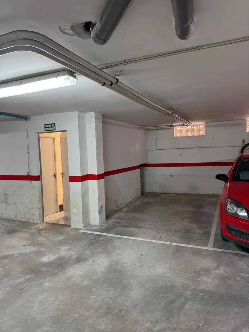 Aparcament de Pis en venda en Carbajosa de la Sagrada amb Calefacció i Balcó