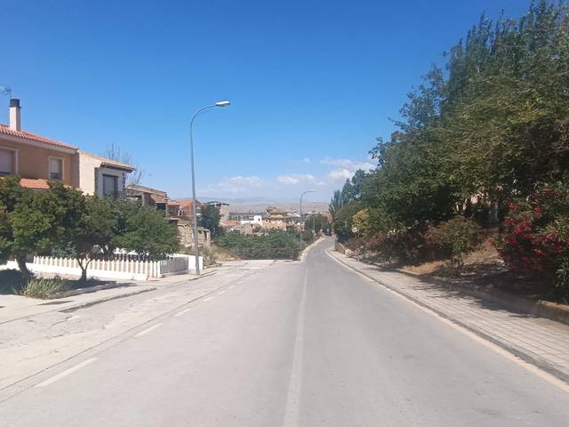 Casa adosada en Venta en Baza