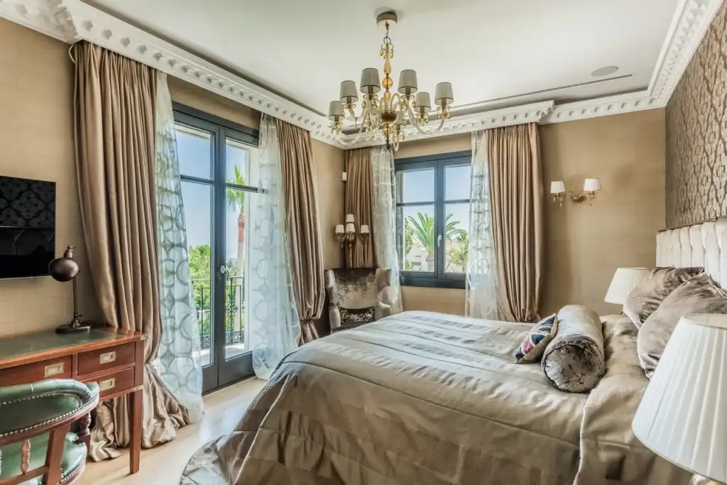 Chalet con piscina en venta en Milla de Oro, imagen 16