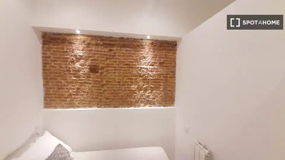Bedroom of Apartments for share in Madrid  with Air Conditioner, Heating and Terrace