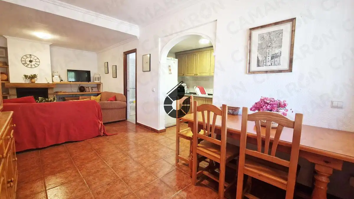 Casa con piscina en venta en Palomares del Río, imagen 3