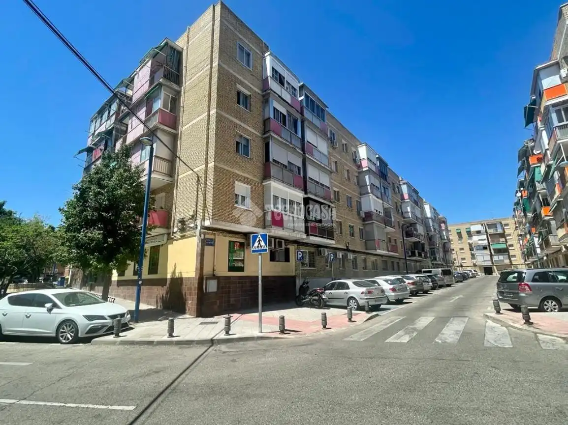Vista exterior de Piso en venta en Leganés con Terraza