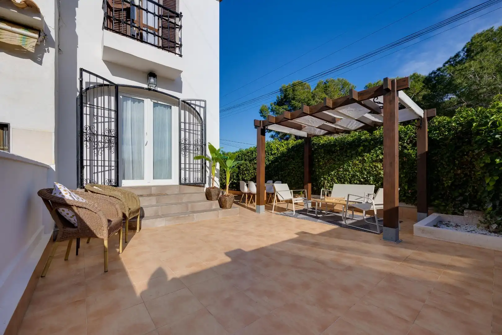 Terrassa de Casa o xalet en venda en Torrevieja amb Aire condicionat, Jardí privat i Moblat