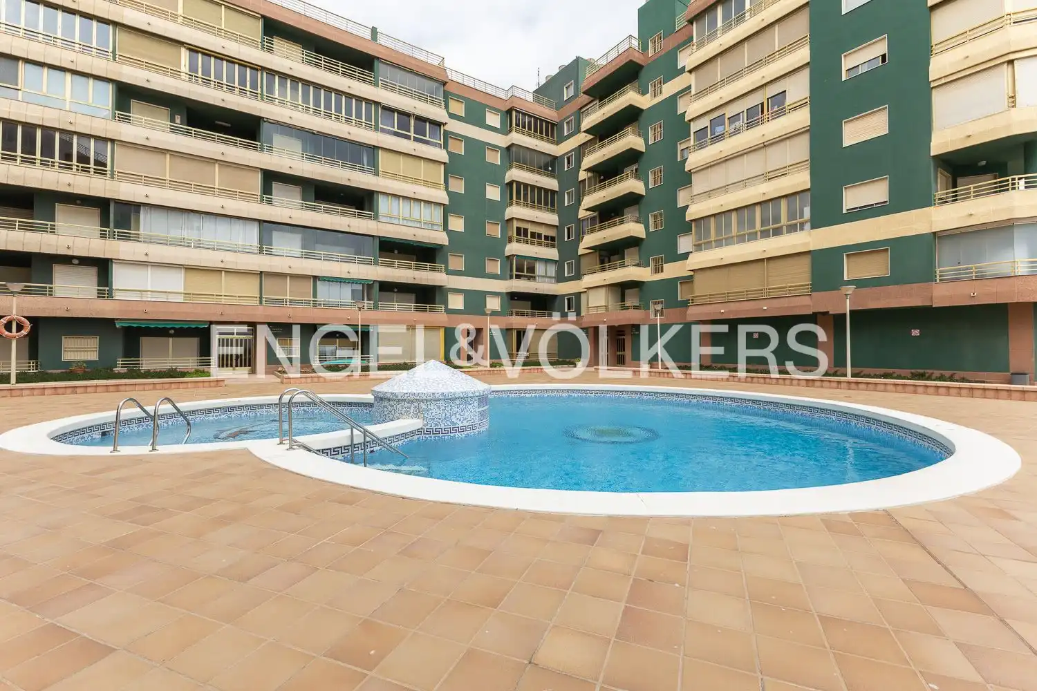 Swimming pool of Flat for sale in Sueca  with Air Conditioner, Heating and Terrace