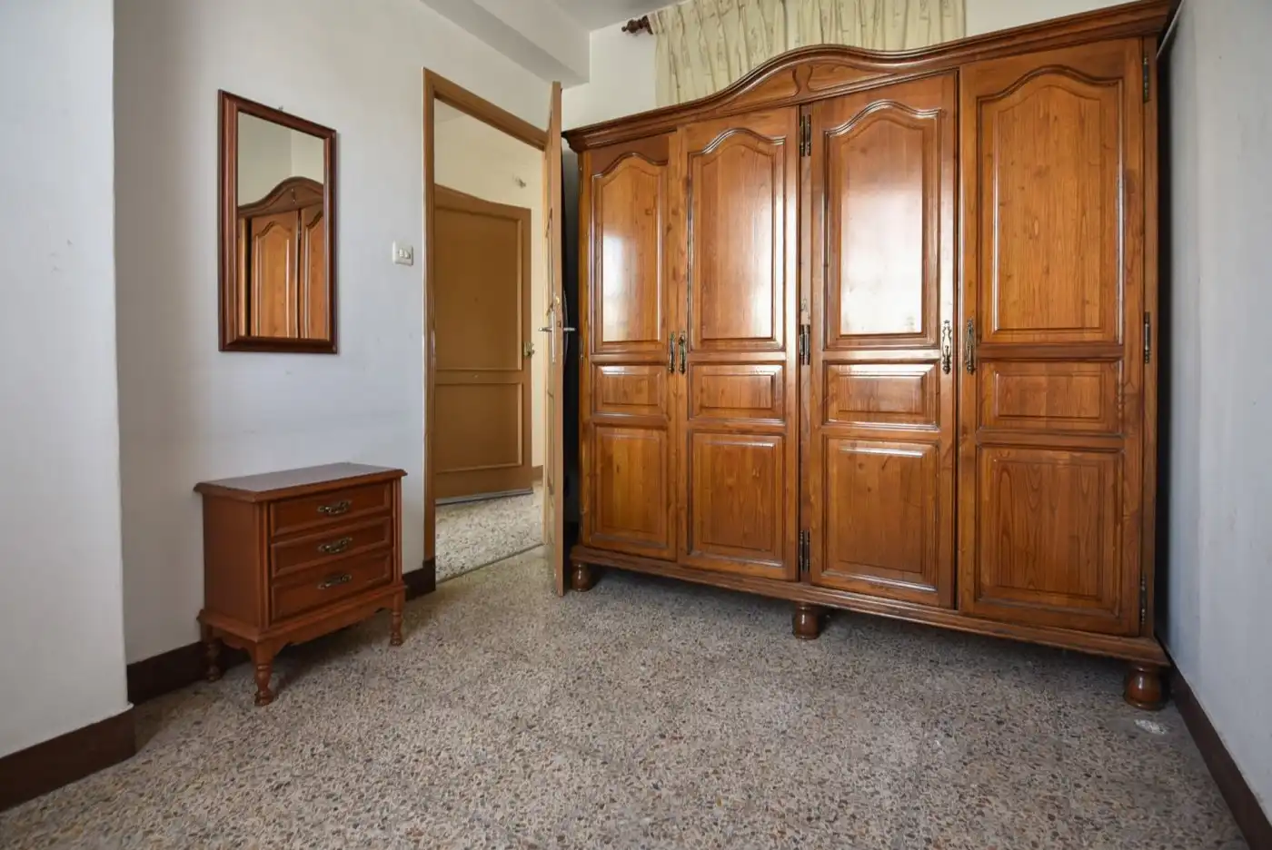 Dormitori de Casa o xalet en venda en A Coruña Capital  amb Jardí privat, Traster i Alarma