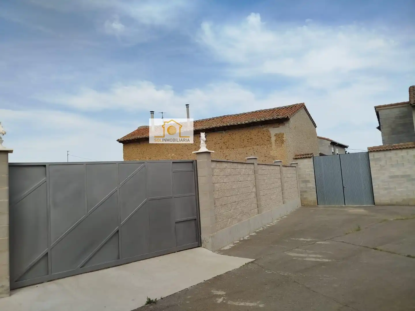 Vista exterior de Casa o chalet en venta en Villares de Órbigo