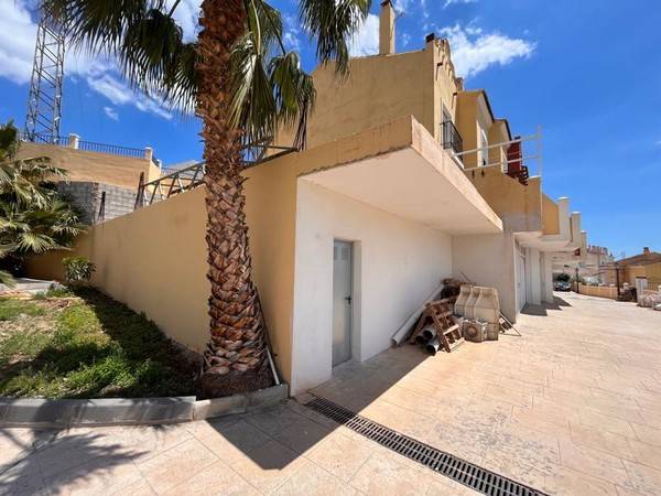 Piso en Venta en Ur. La Noria en Nueva Nerja