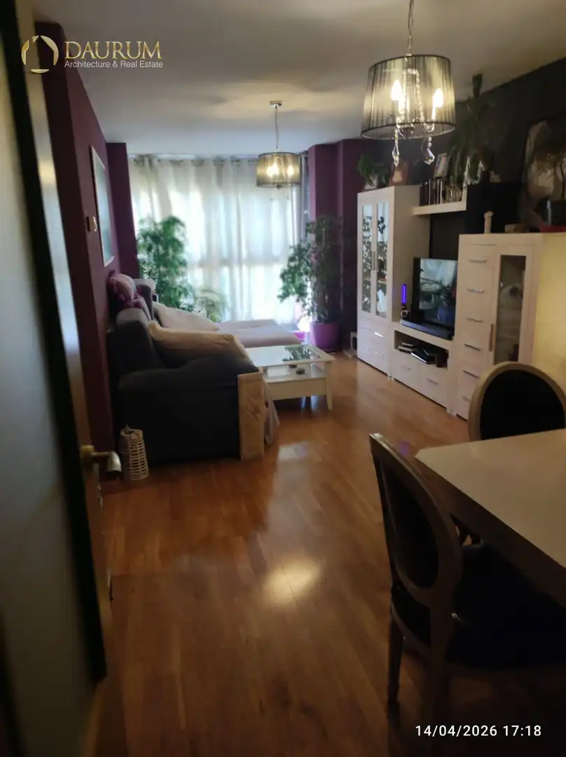 Living room of Flat for sale in  Madrid Capital  with Air Conditioner, Heating and Storage room