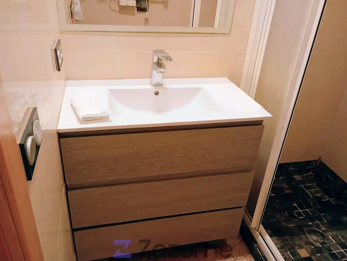 Baño de Piso de alquiler en Barcelona con Parquet, Horno y Lavadora
