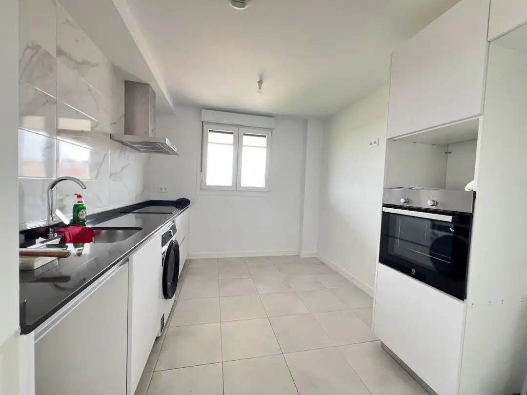 Küche von Wohnung zur Miete in Siero mit Klimaanlage, Heizung und Terrasse