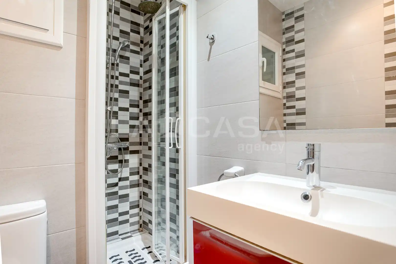 Baño de Piso en venta en Sant Adrià de Besòs con Balcón
