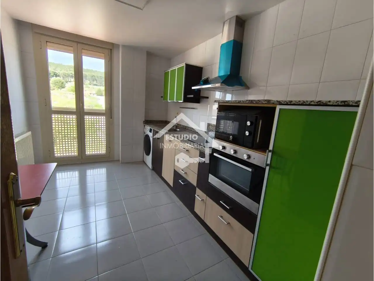 Cocina de Piso en venta en Lodosa con Calefacción, Trastero y Balcón