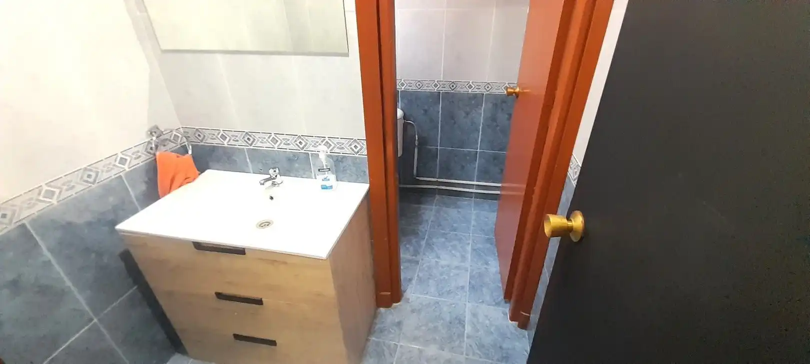 Bathroom of Commercial properties for sale in  Logroño