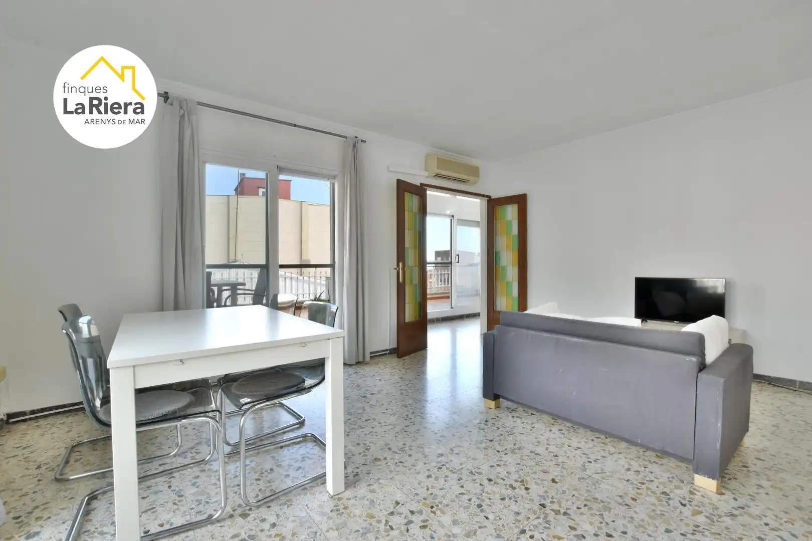 Wohnzimmer von Wohnung zum Verkauf in Arenys de Mar mit Klimaanlage, Heizung und Terrasse