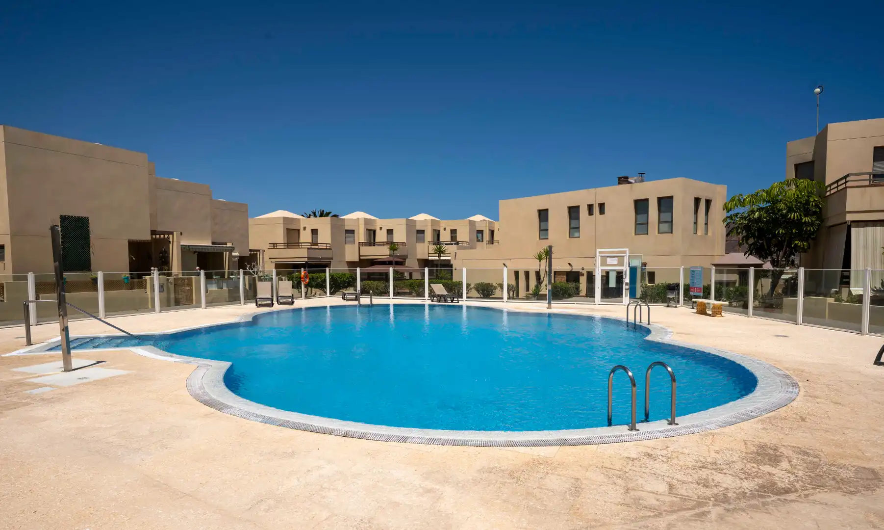 Piscina de Casa adosada en venda en Granadilla de Abona amb Aire condicionat, Terrassa i Moblat