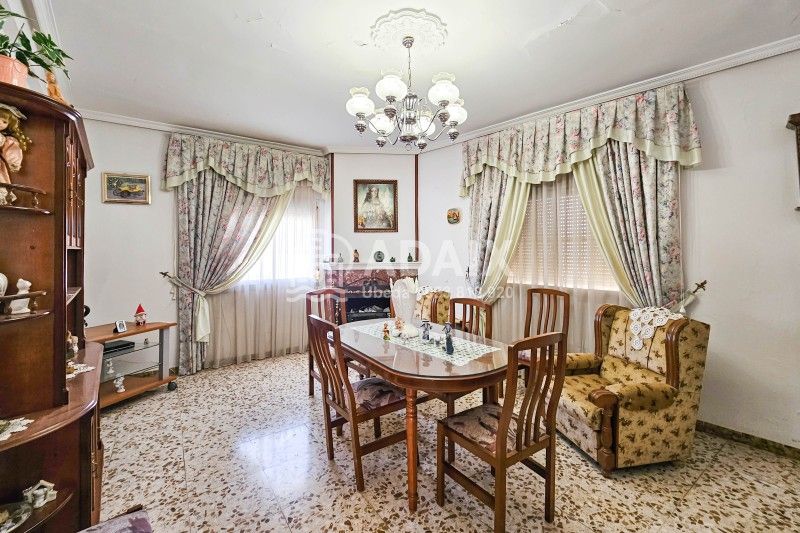 Menjador de Casa o xalet en venda en Úbeda amb Aire condicionat, Terrassa i Balcó