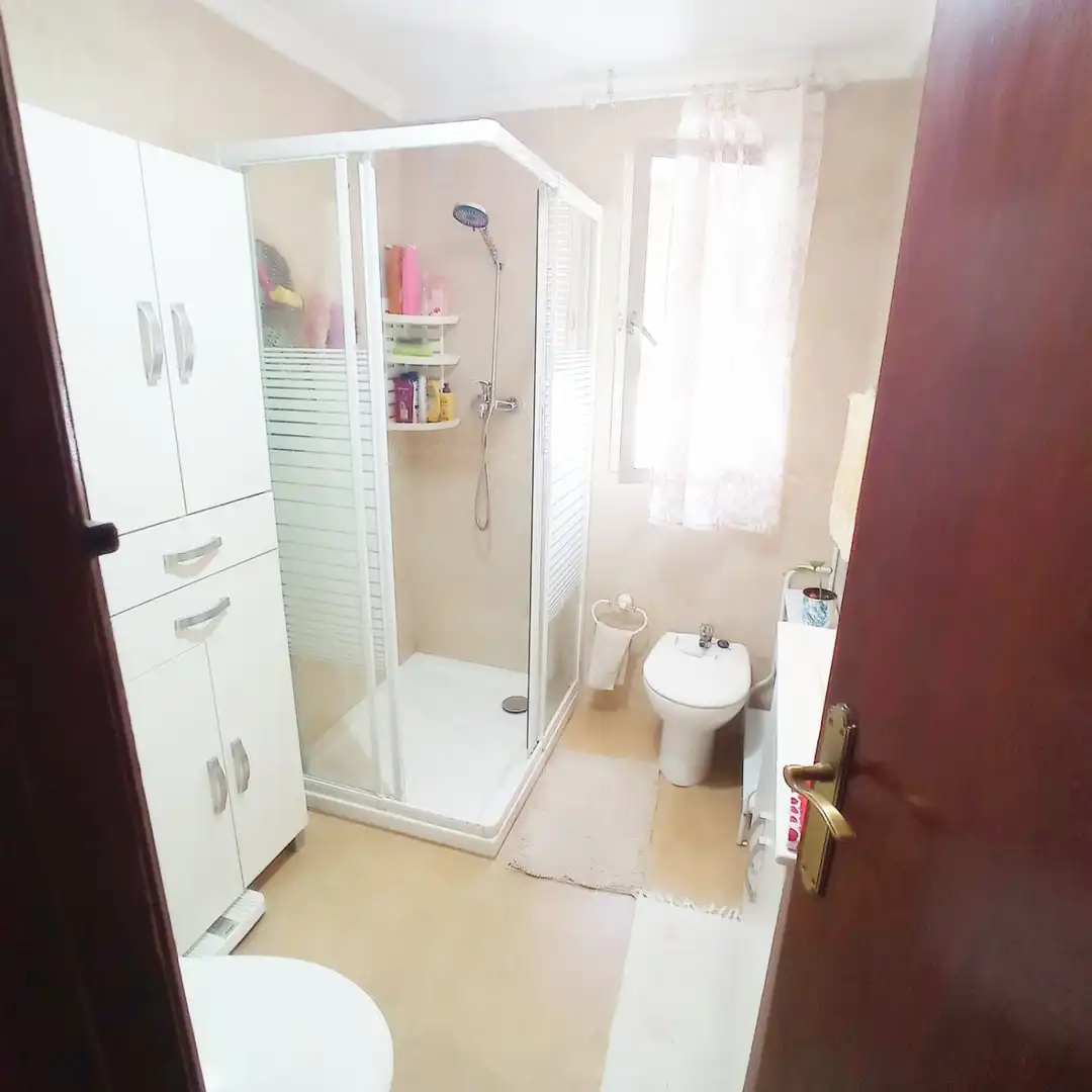 Badezimmer von Wohnung zum Verkauf in Motril mit Terrasse und Abstellraum