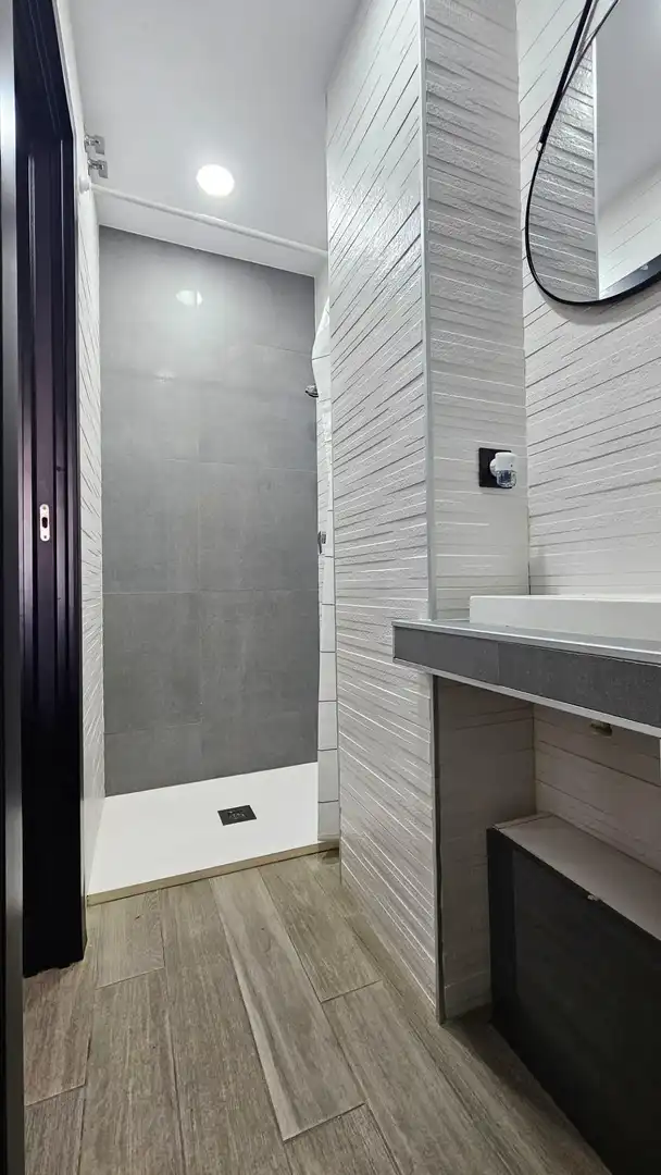 Baño de Casa o chalet en venta en La Rinconada con Aire acondicionado