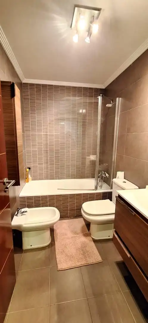 Baño de Piso en venta en Bilbao  con Calefacción y Trastero