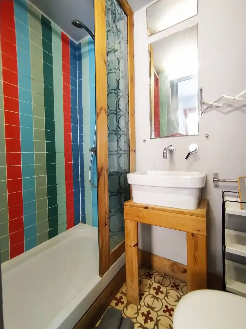 Badezimmer von Wohnung zum Verkauf in Barcelona mit Klimaanlage, Heizung und Möbliert