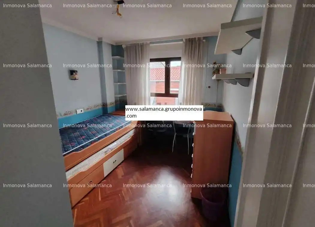 Bedroom of Flat for rent in Salamanca  with Heating, Furnished and Oven