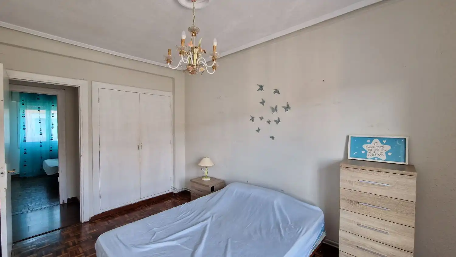 Habitación de Piso en venta en Torrelavega  con Calefacción y Balcón
